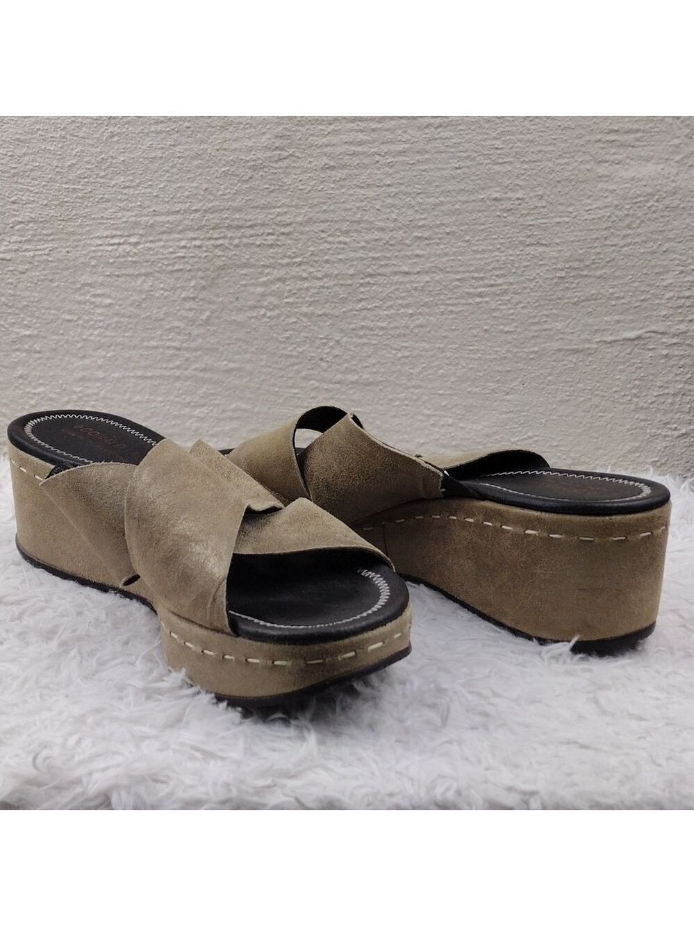 Donald J Pliner Syna Gold Metallic Leather Cross Strap Open Toe Slide Wedge Shoe